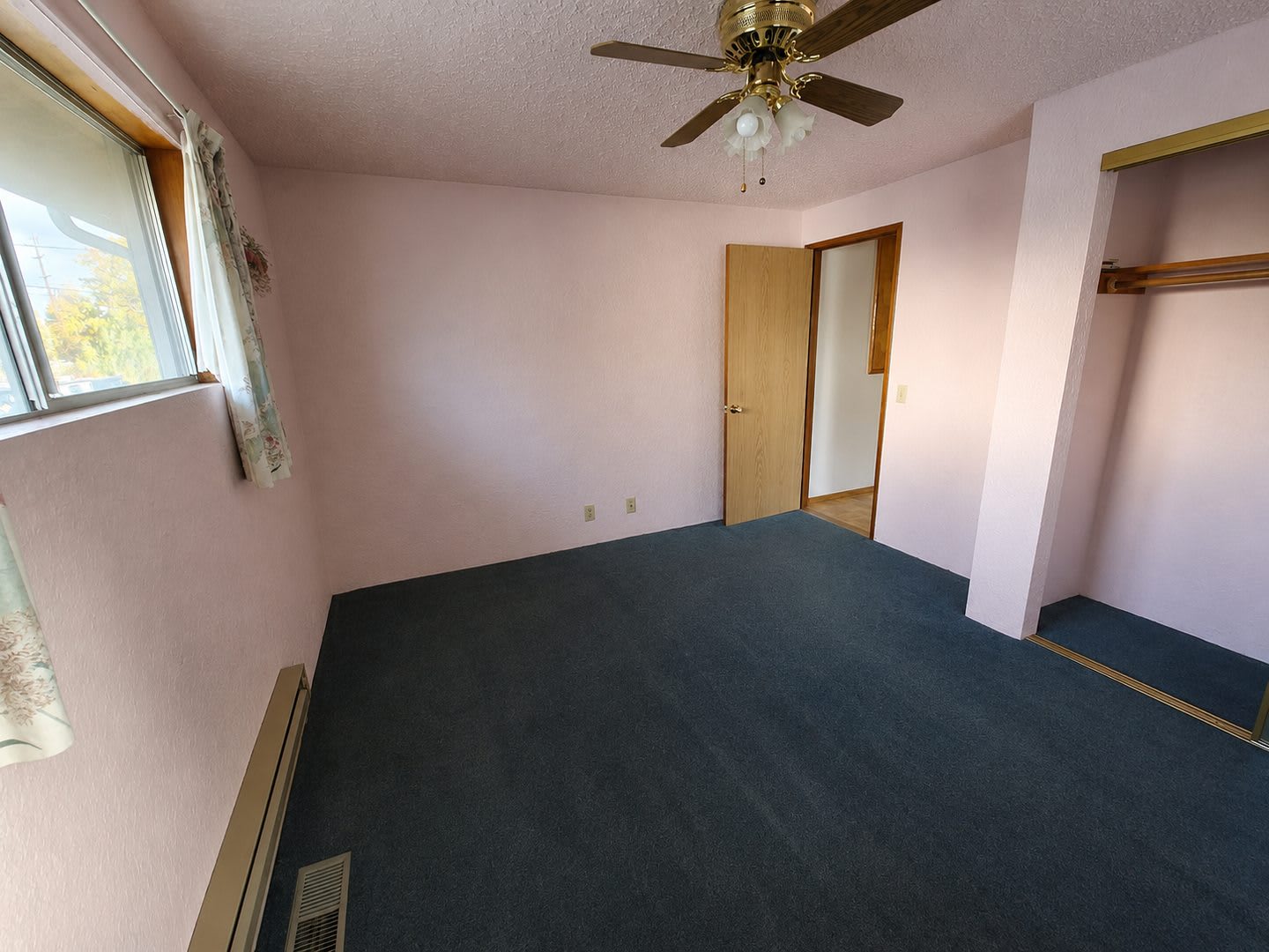 Spacious 5 Bed 2 Bath Home For Rent In Renton Wa Minutes From The Landing – photo 5