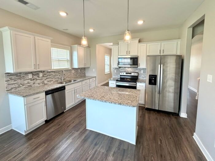 370 Azalea Drive – photo 5