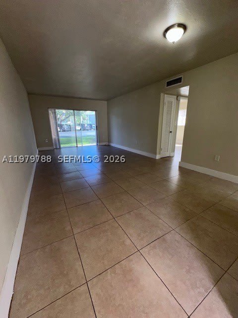 7500 SW 82nd St – photo 2