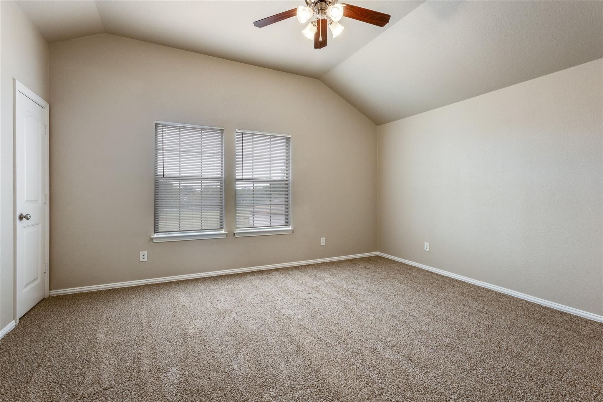 606 East College Avenue – photo 4