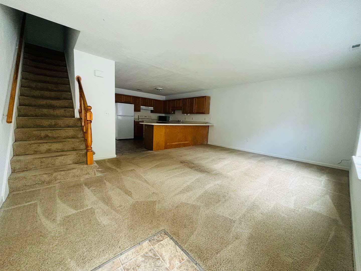 4 Bedroom 3 Bath with Den Townhouse – photo 4