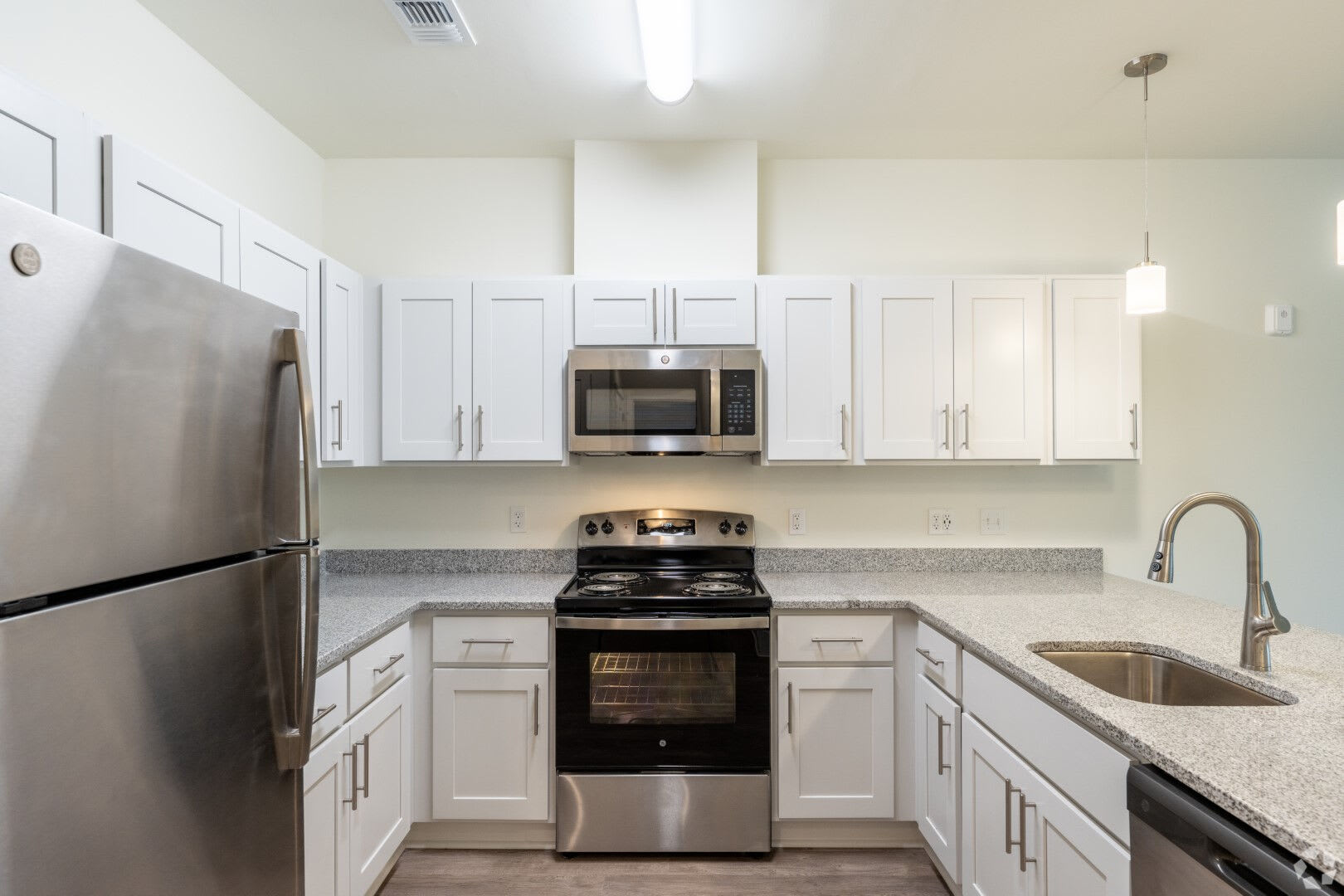 Sherwood Apartment Homes – photo 2