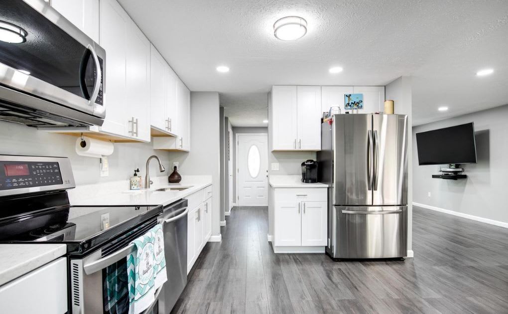 15337 Edgehill Drive – photo 2