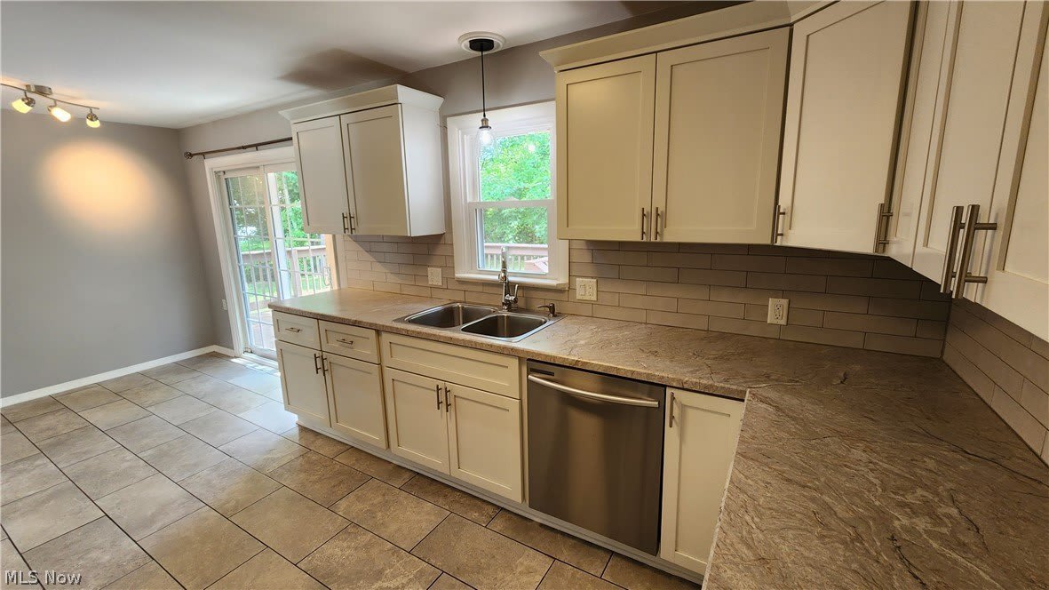 2491 Samira Road – photo 4