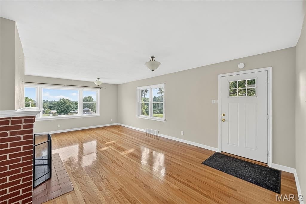 105 N Elm Street – photo 4
