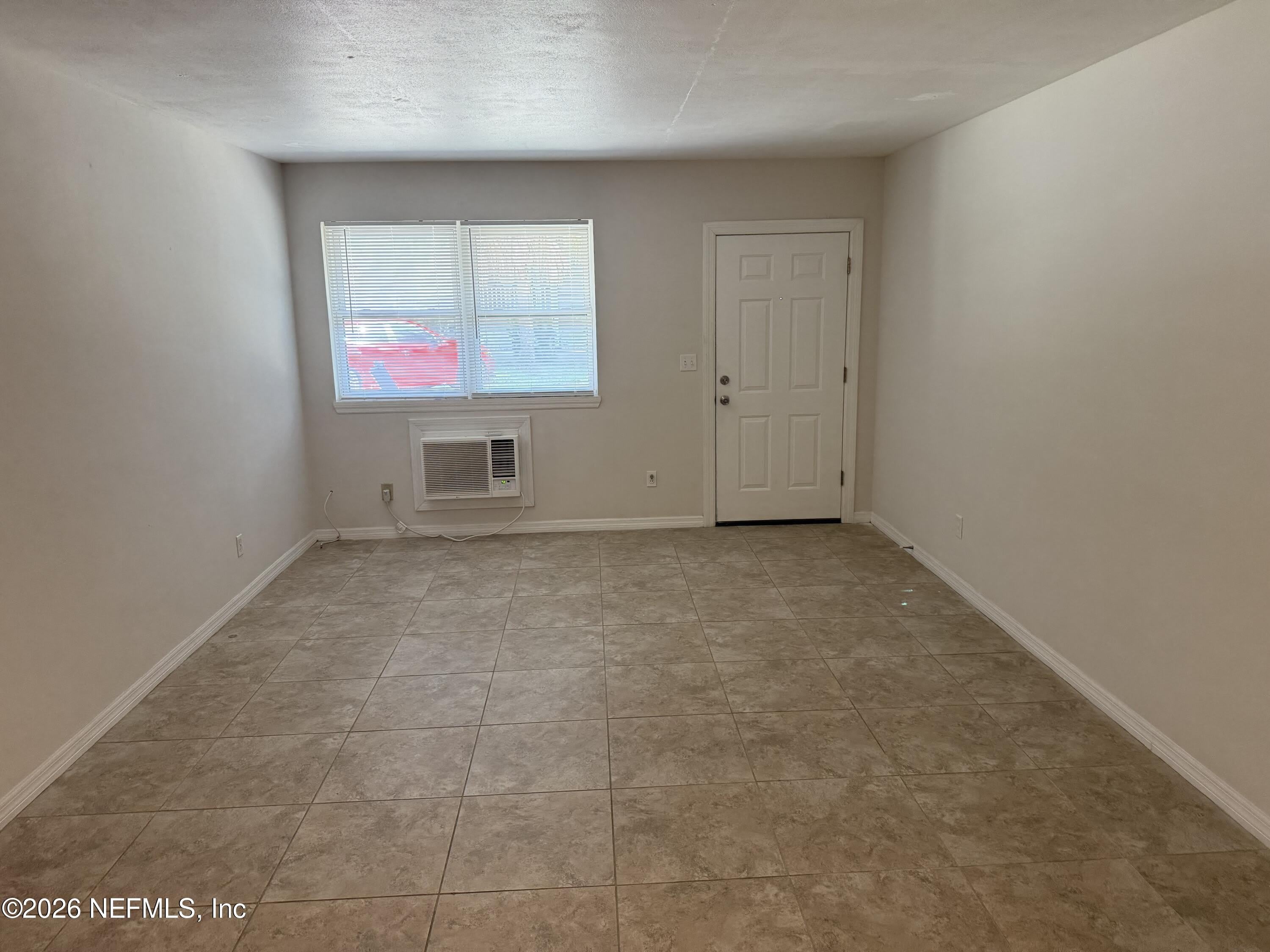 1205 LASALLE Street – photo 3