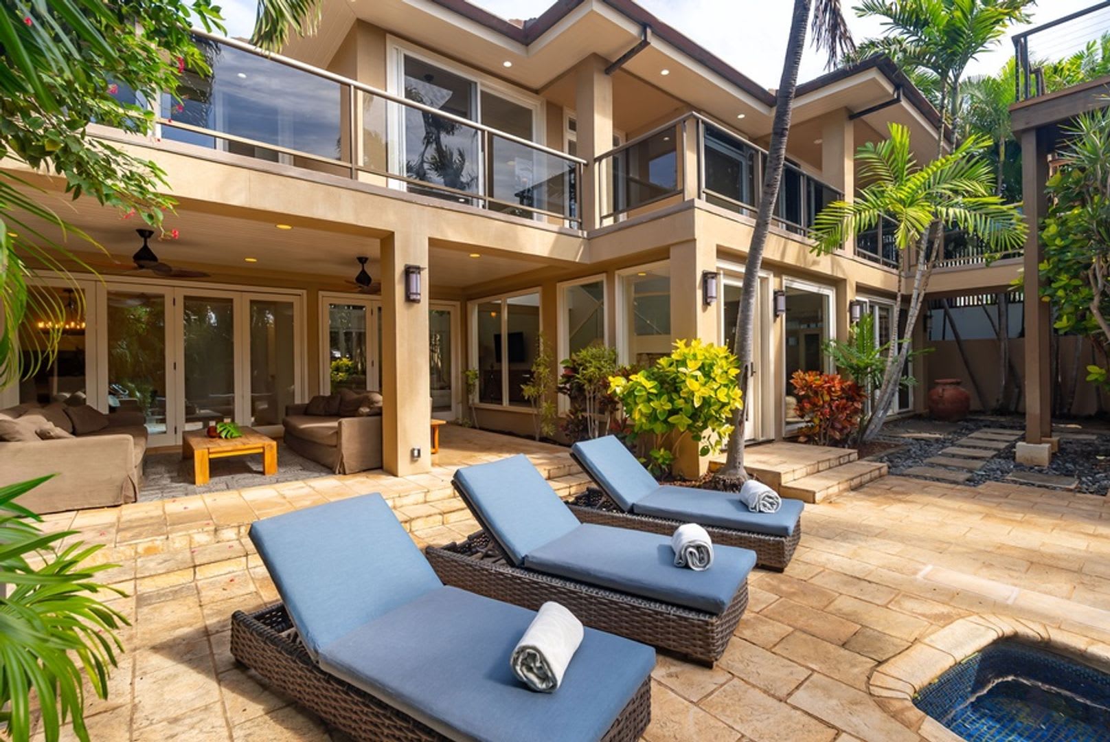 Diamond Head Luxe Five-Bedroom Estate with Private Pool – photo 1