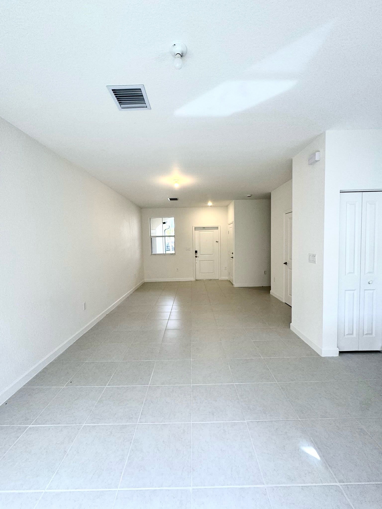 2877 Southeast 24th Avenue – photo 5