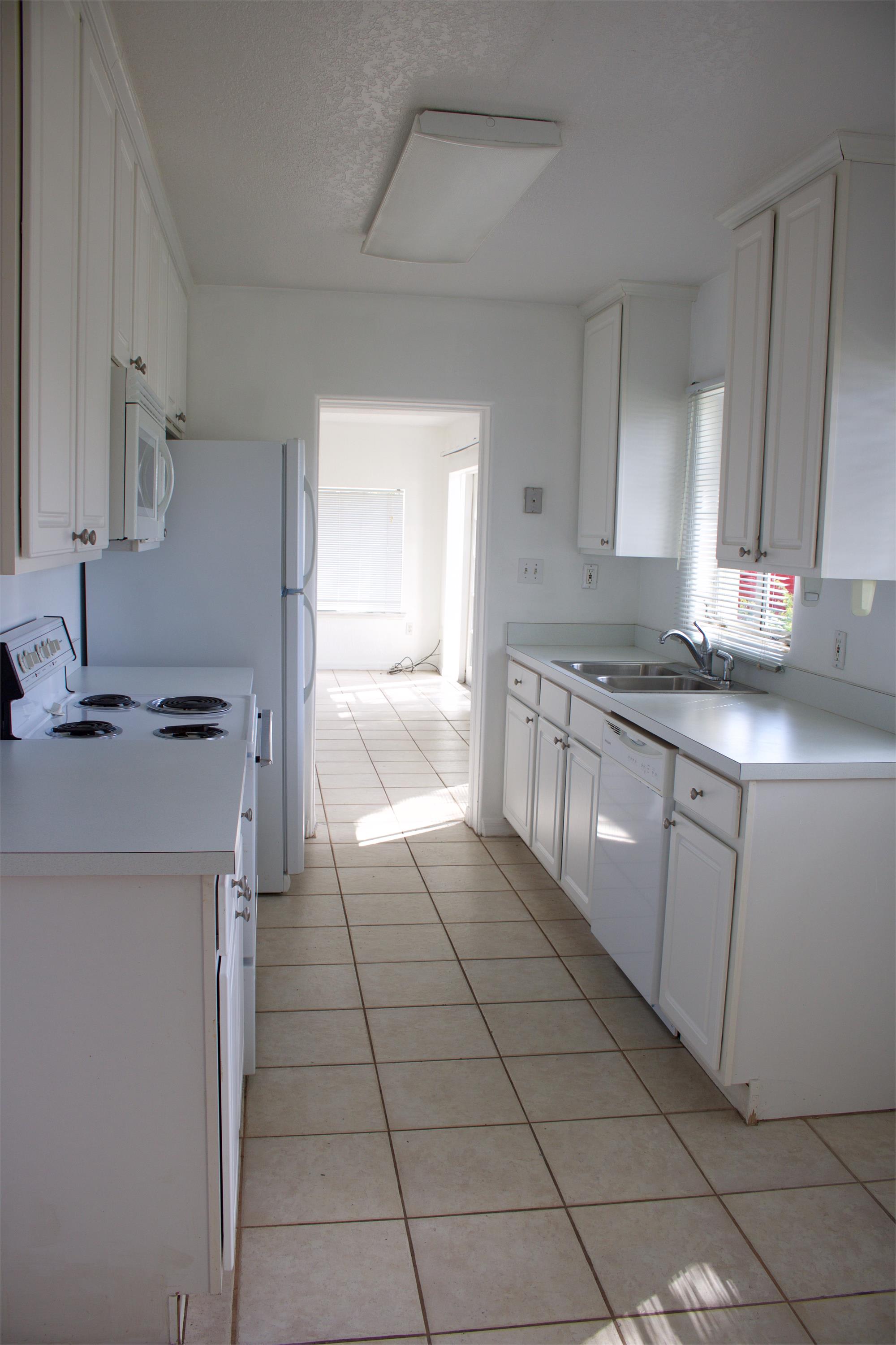 620 Sheridan Boulevard – photo 4