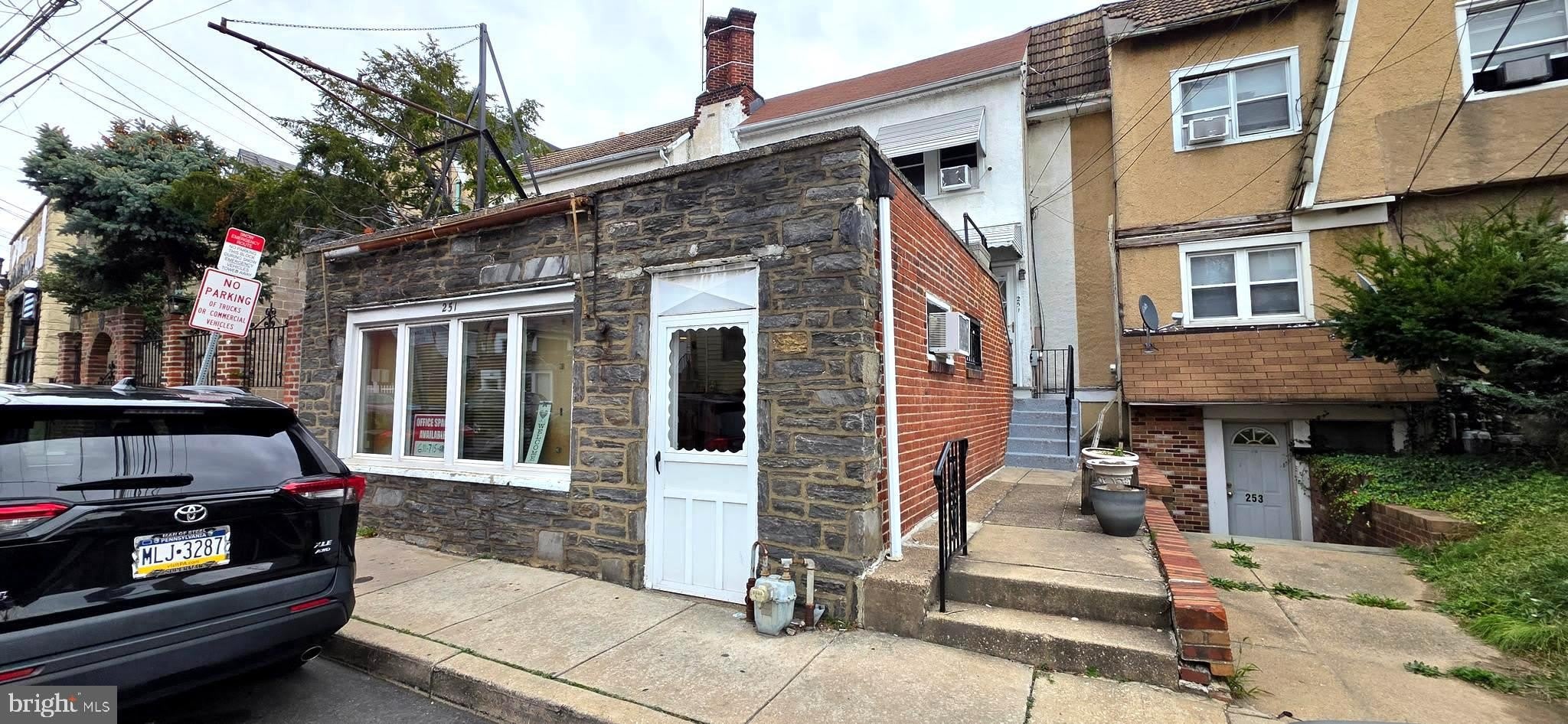 251 Long Lane – photo 1