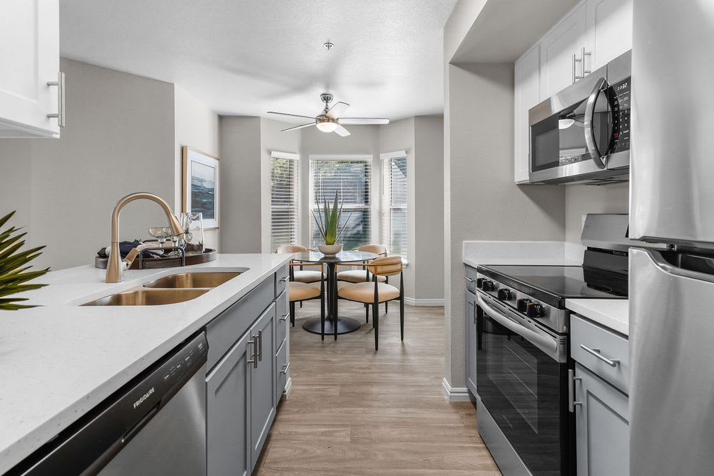 Remington Apartments – photo 5