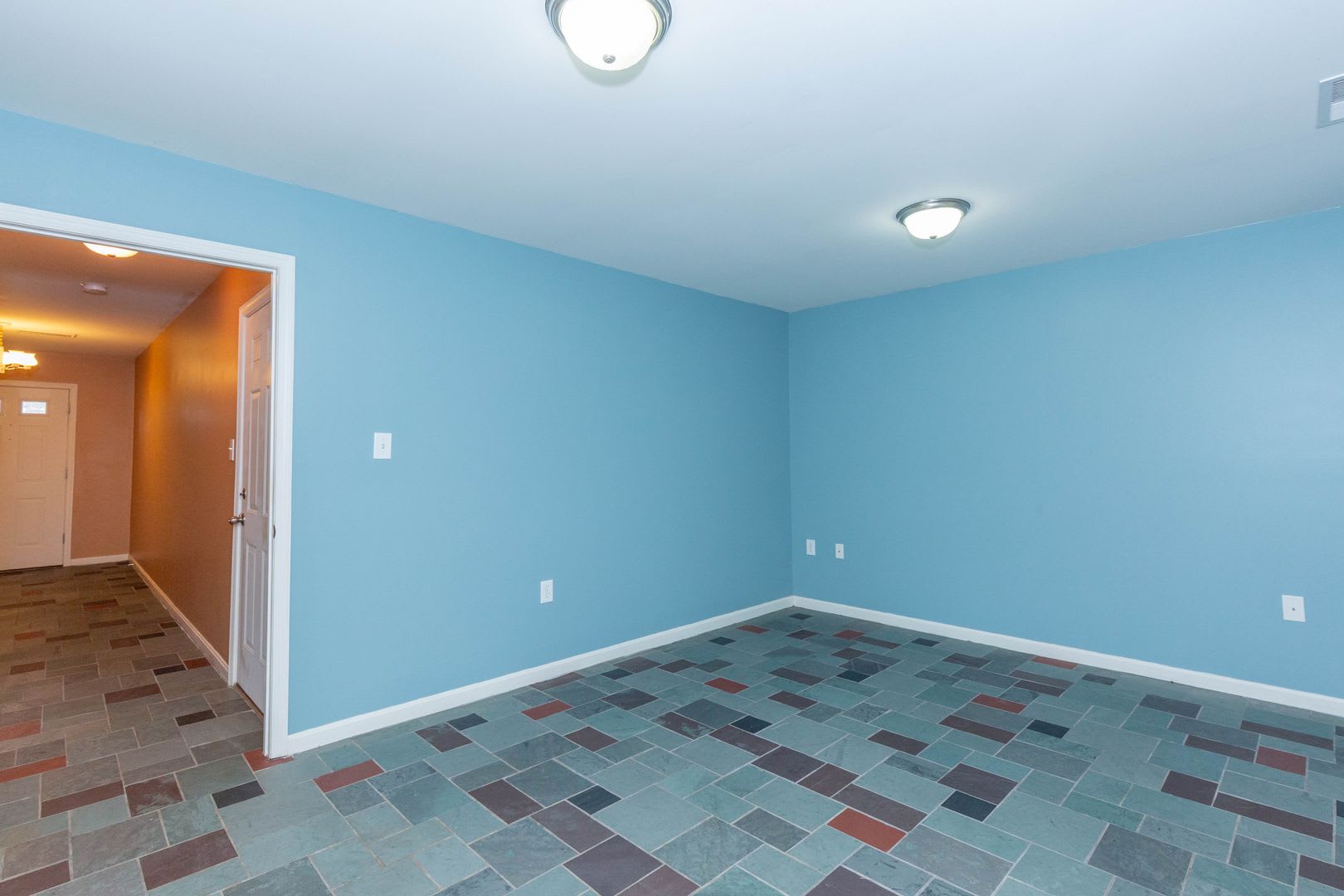 3 Bed, 2 Full/2 Half Bath, Townhome in Martinsburg, WV – photo 4