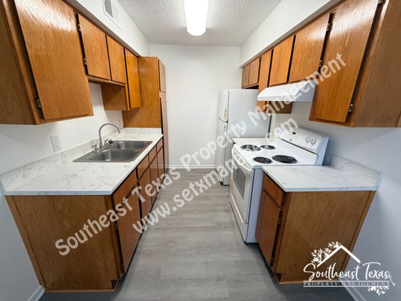1410 South Elizabeth Avenue – photo 4