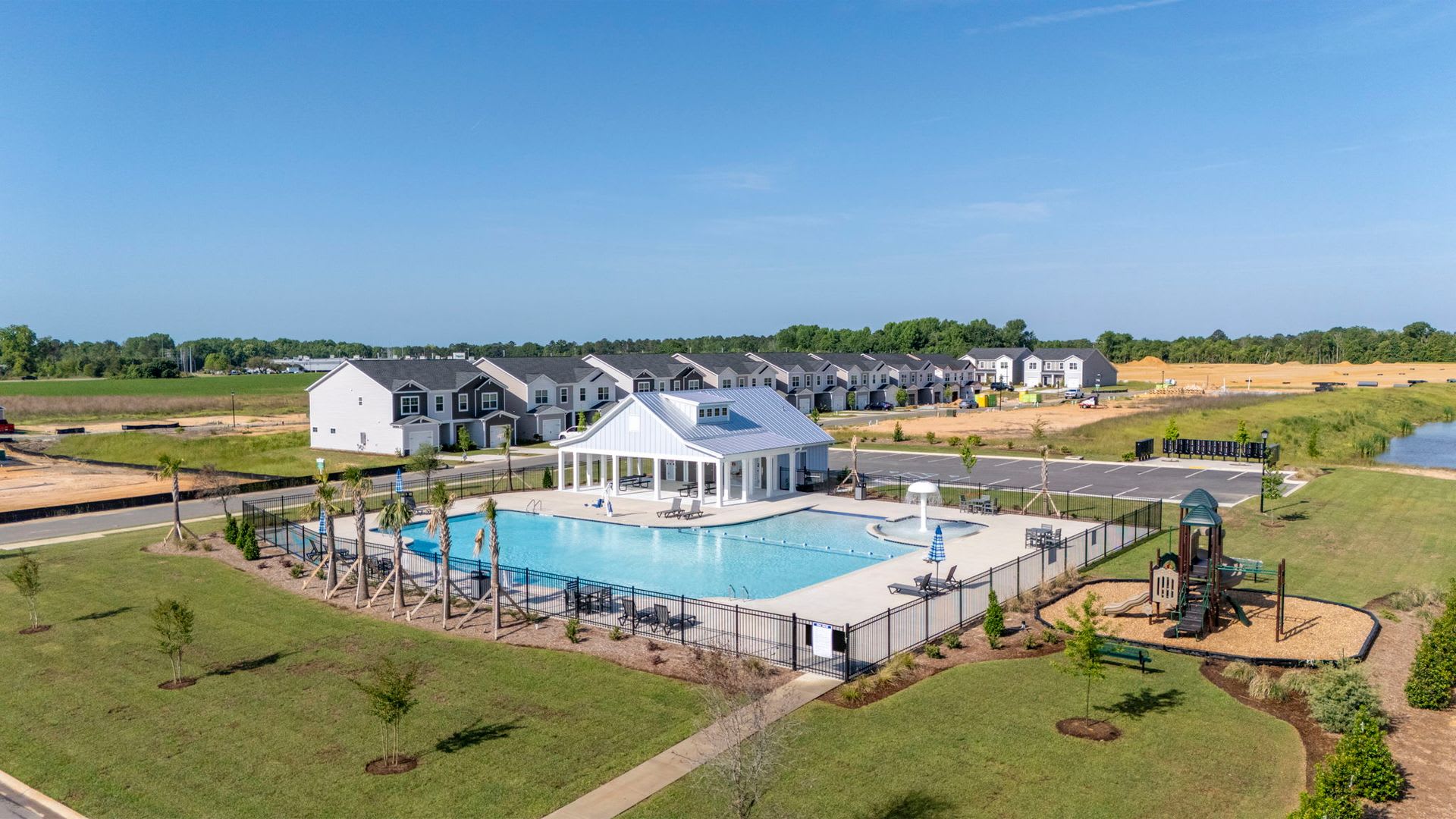 Charming 3 Bedroom 2 Bath Home In Hopkins With Modern Amenities Community Perks Minutes To Fort Jackson Shaw Air Force Base Internet Included – photo 5