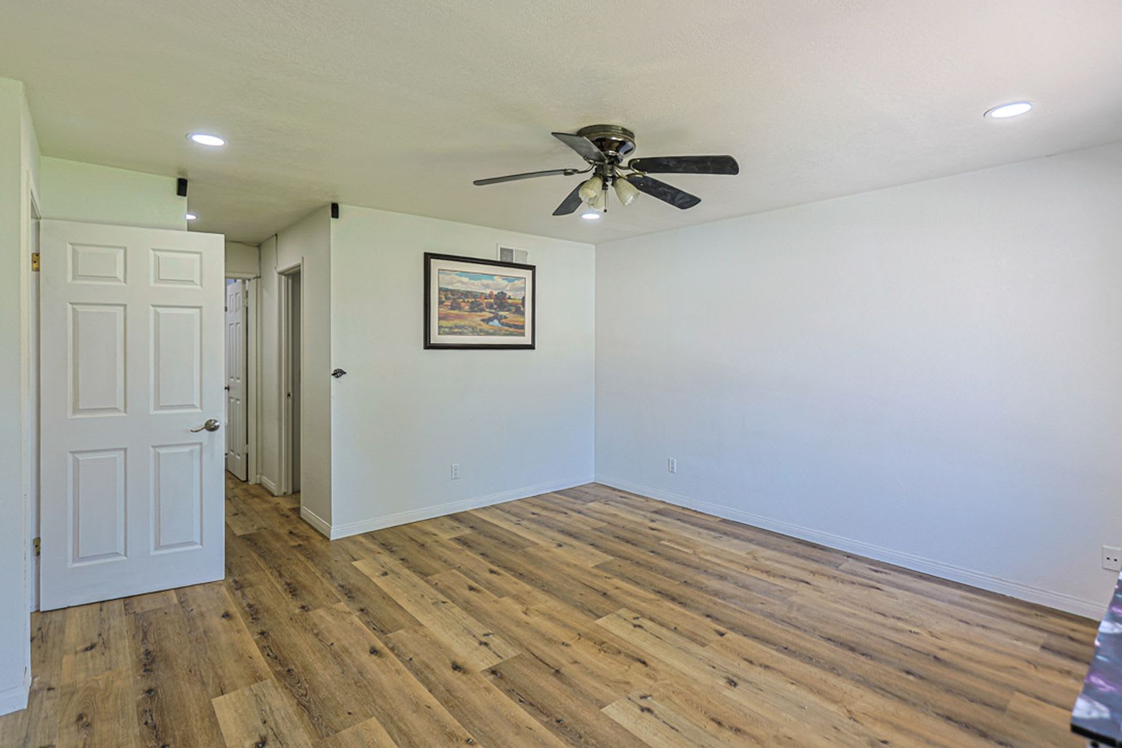 Beautiful 3-Bedroom Home in Prime Orange Location – photo 5