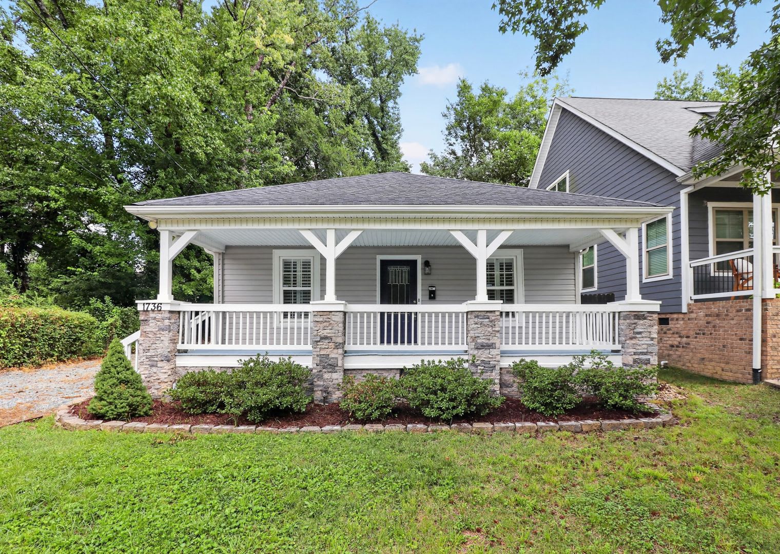 Gorgeous 3 Bedroom Home in Belmont Neighborhood! – photo 1