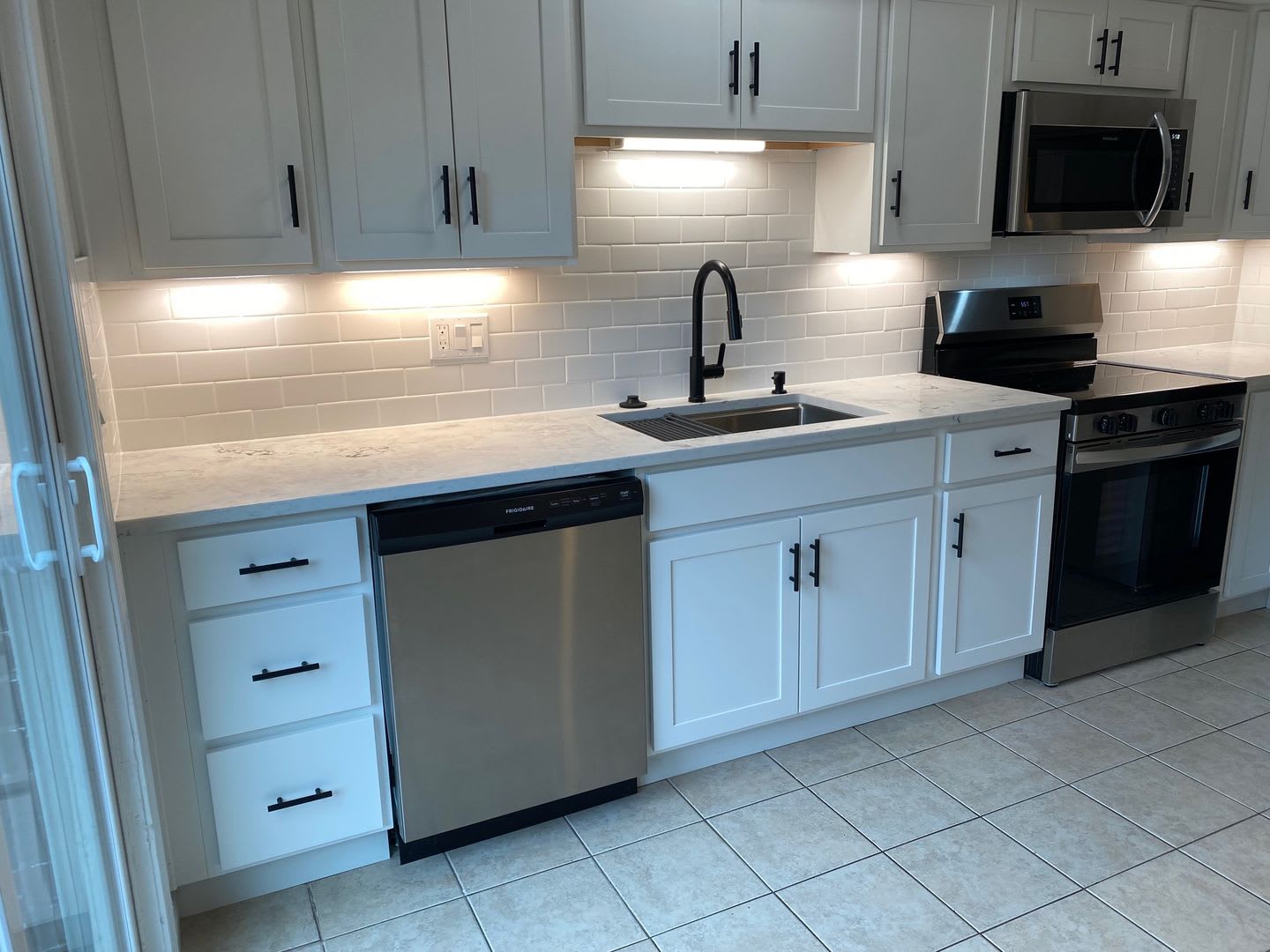 Avon -Townhouse 2 bedrooms 1.5 Baths – photo 3