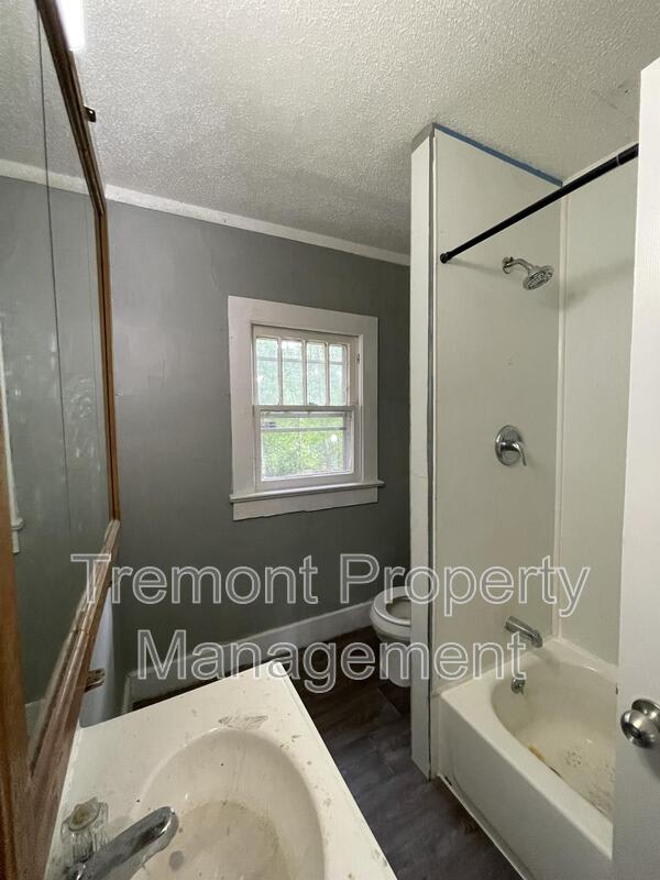2702 Woodside Street – photo 5