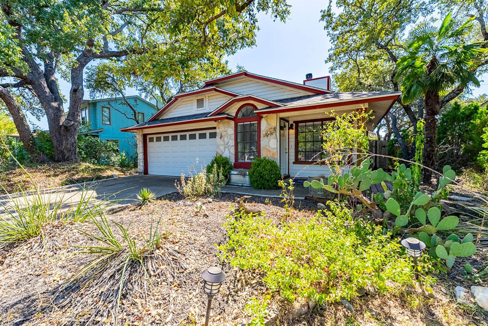 Luxury Meets Comfort Your Dream Single Family Home With Modern Design And Effortless Elegance Awaits – photo 2
