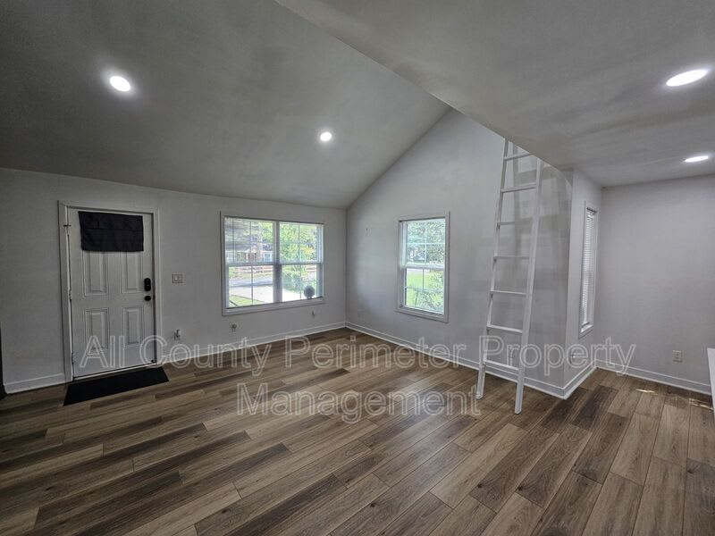 2107 Pinehurst Drive – photo 3