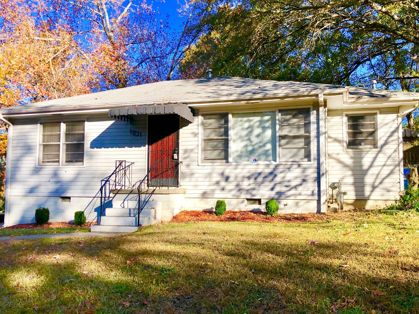 3 Bed 1 Bath in East Point!! – photo 1