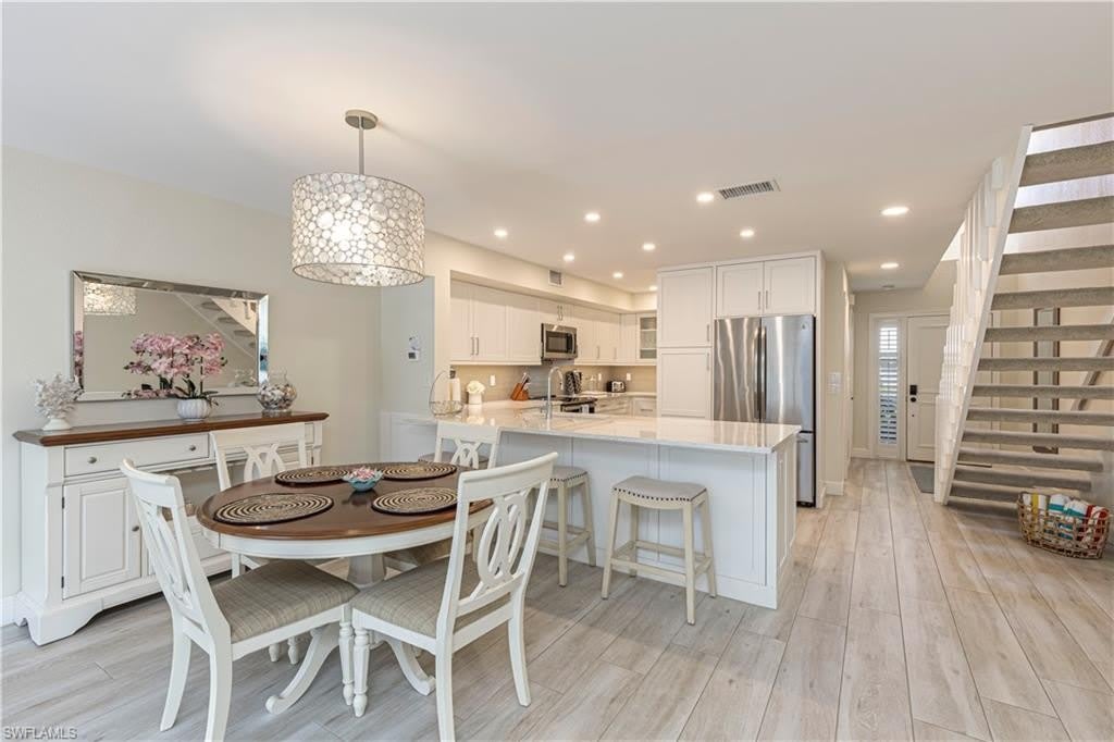 833 Meadowland Dr – photo 3