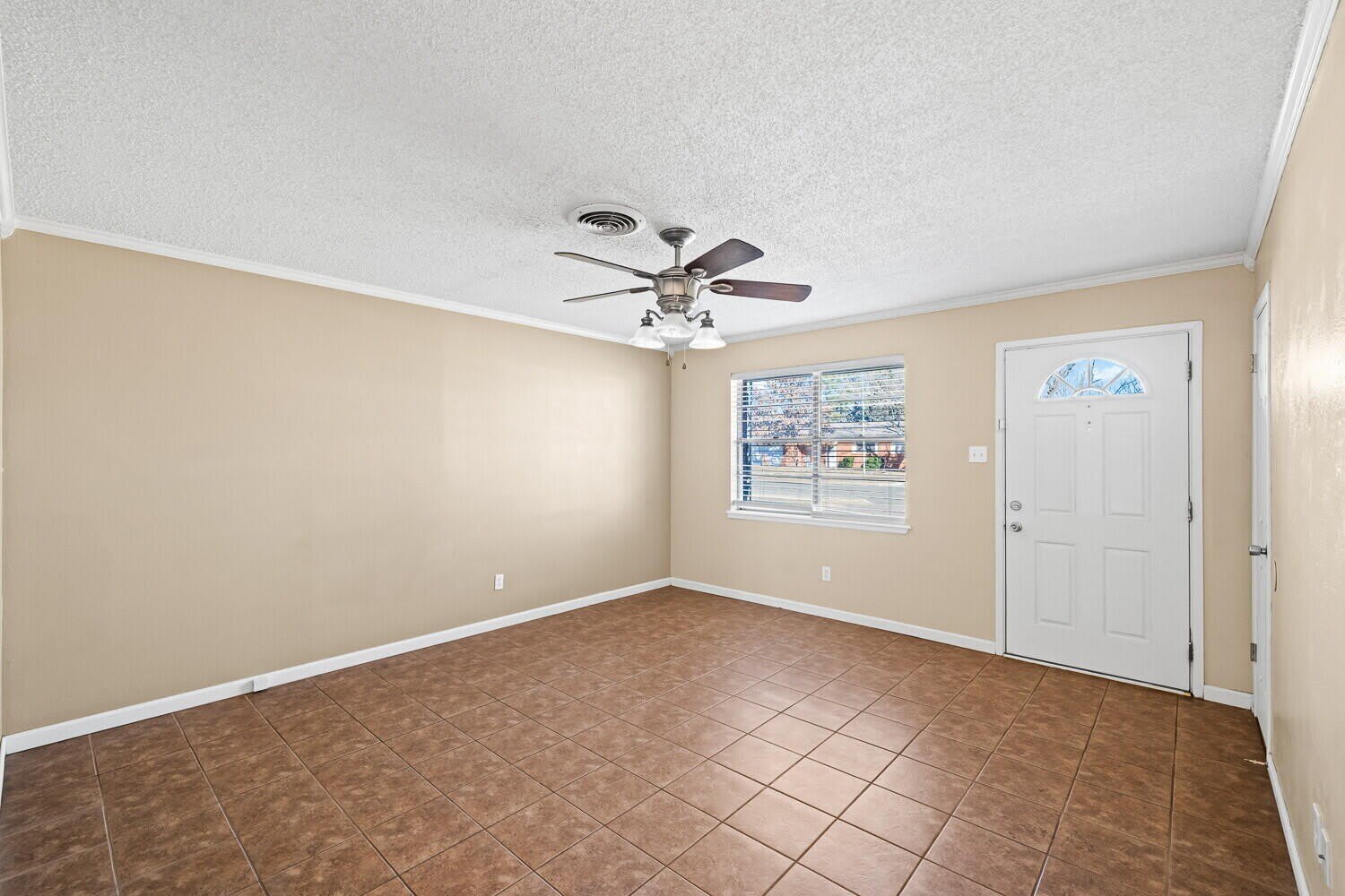 5511 16th Place – photo 3