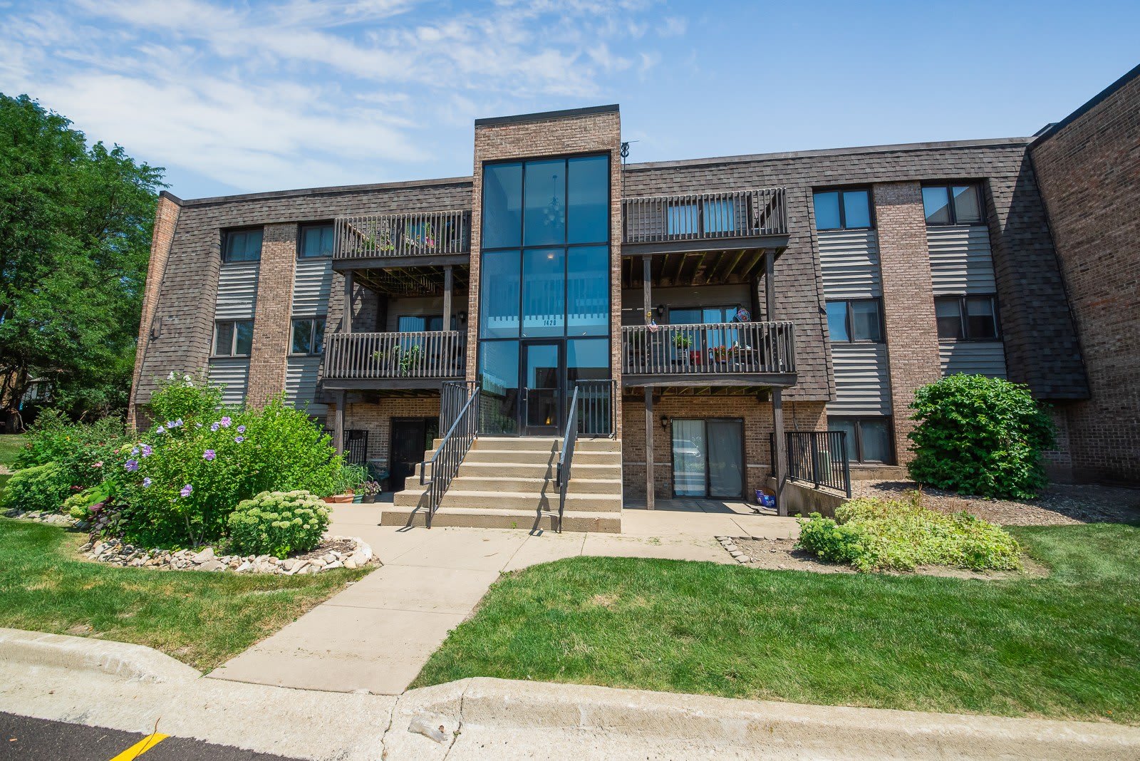1420 Stonebridge Circle – photo 1