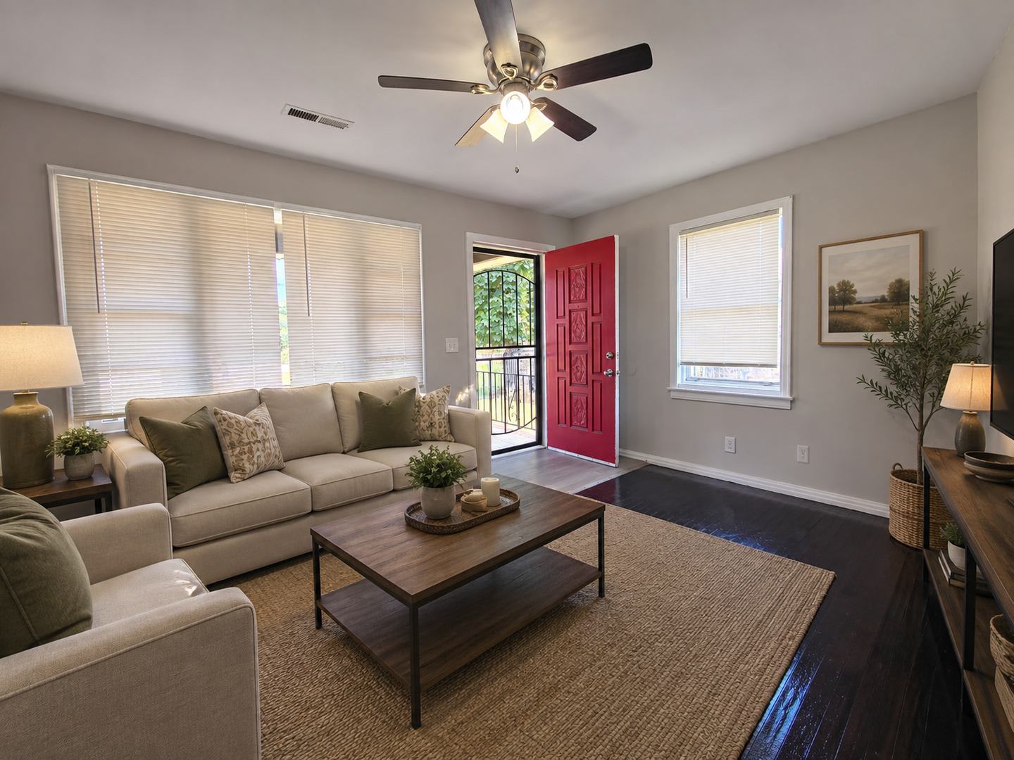 Comfortable Spacious 3 Bedroom Home Ready For You – photo 3
