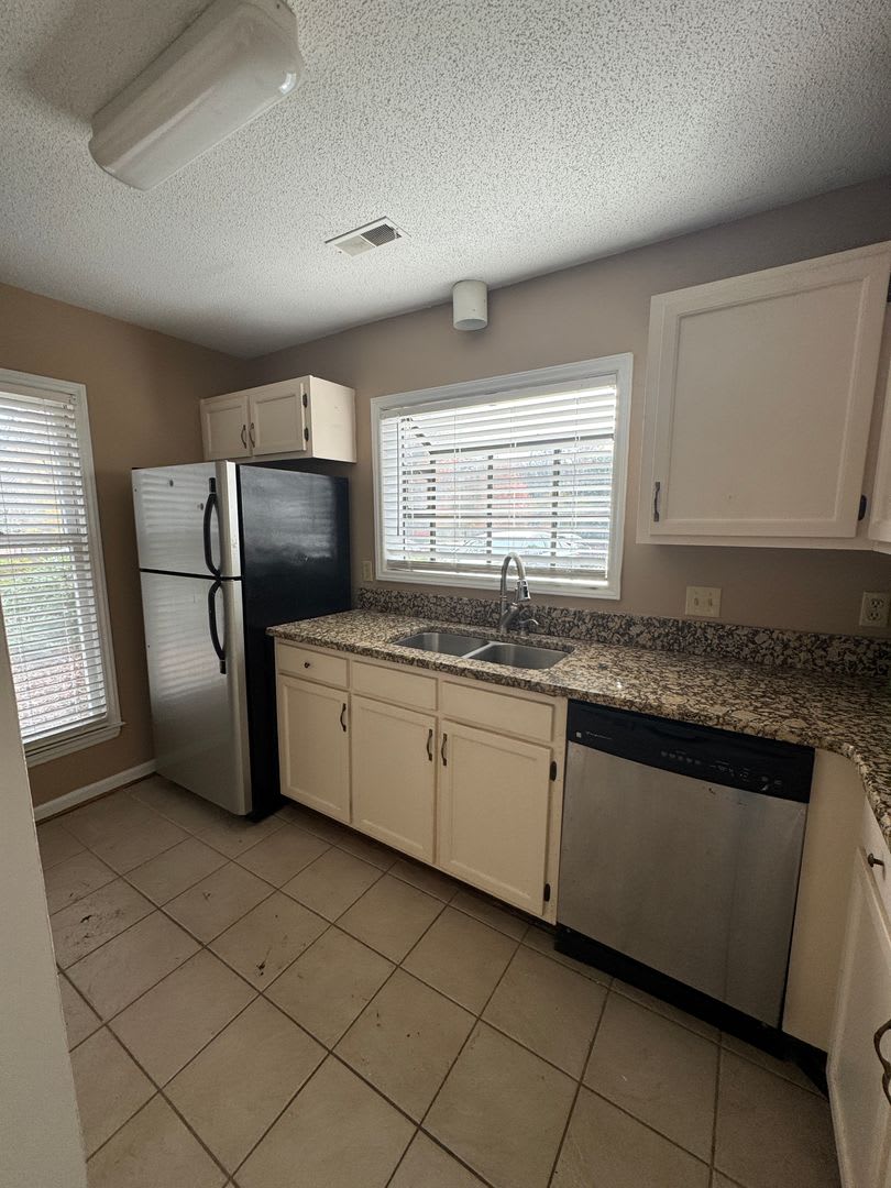 2 bedroom 2 bath condo in Parkside Condos next to Fletcher Park – photo 4