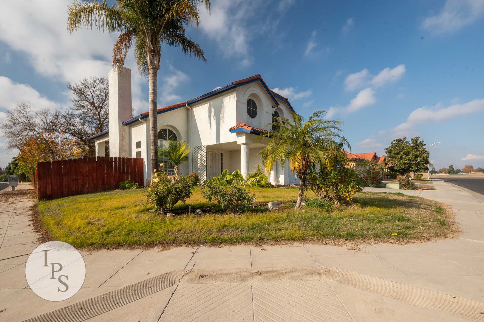 Clovis Eastside Home 3Br 2 5Ba Built 1994 Lots Of Amenities – photo 1