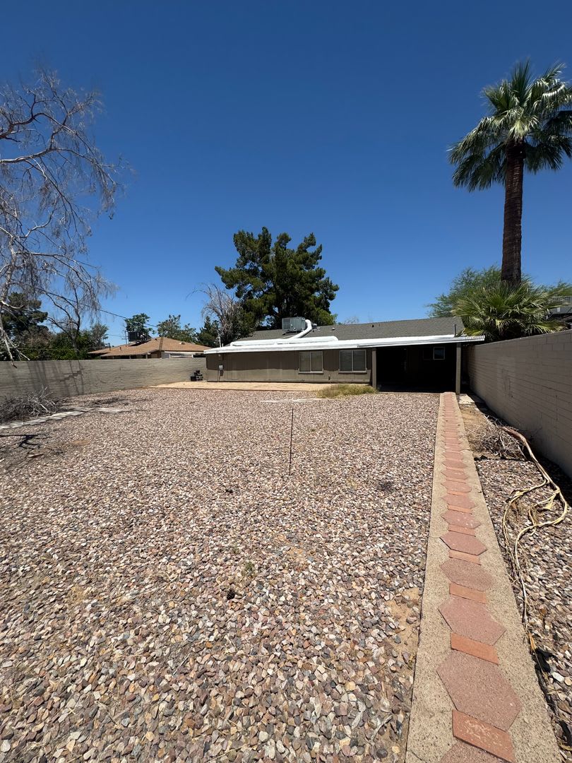 3 BEDROOM HOME IN PHOENIX – photo 4