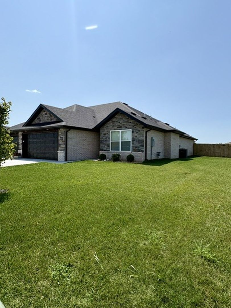 BRAND NEW Patio Home in Tiffany Highlands in Nixa – photo 4