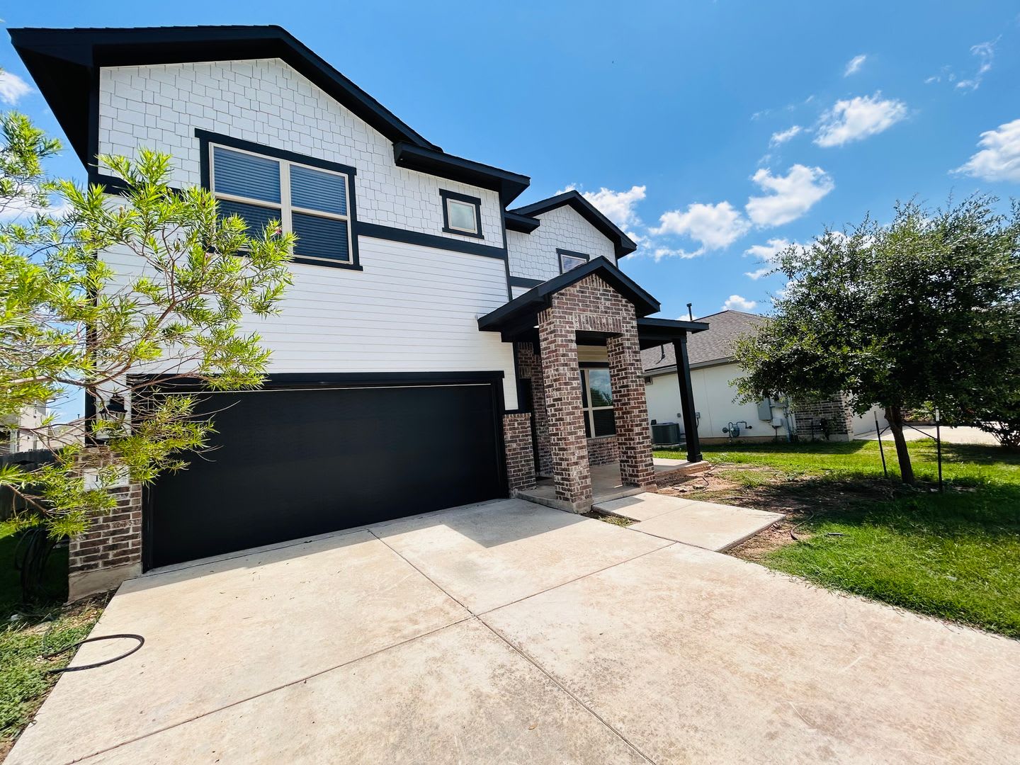 1156 Capra Lane in Leander – photo 2