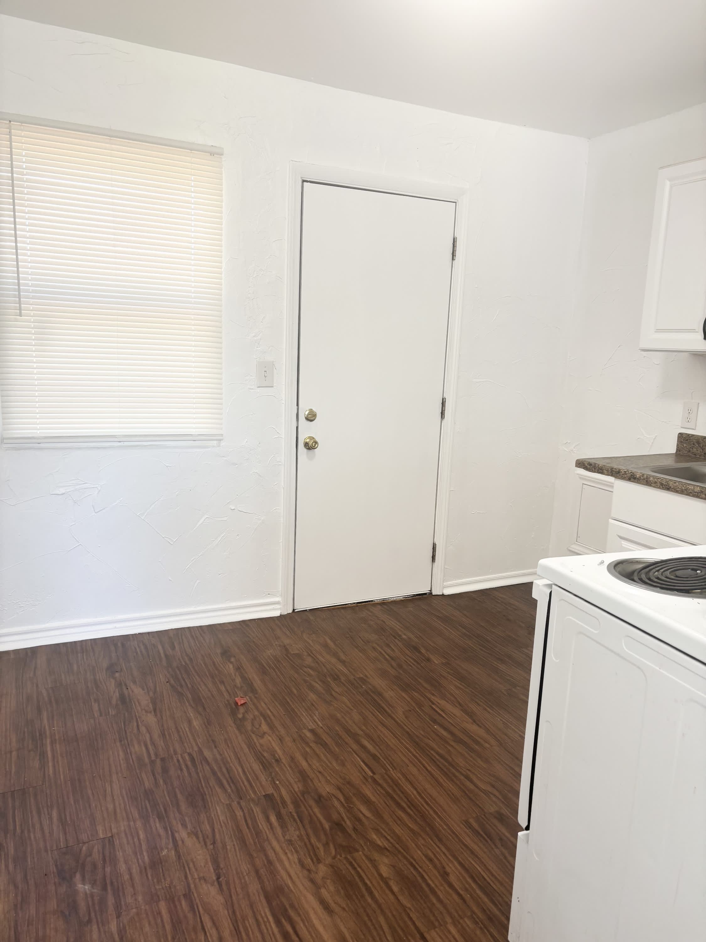 3049 Northeast 15th Street – photo 3
