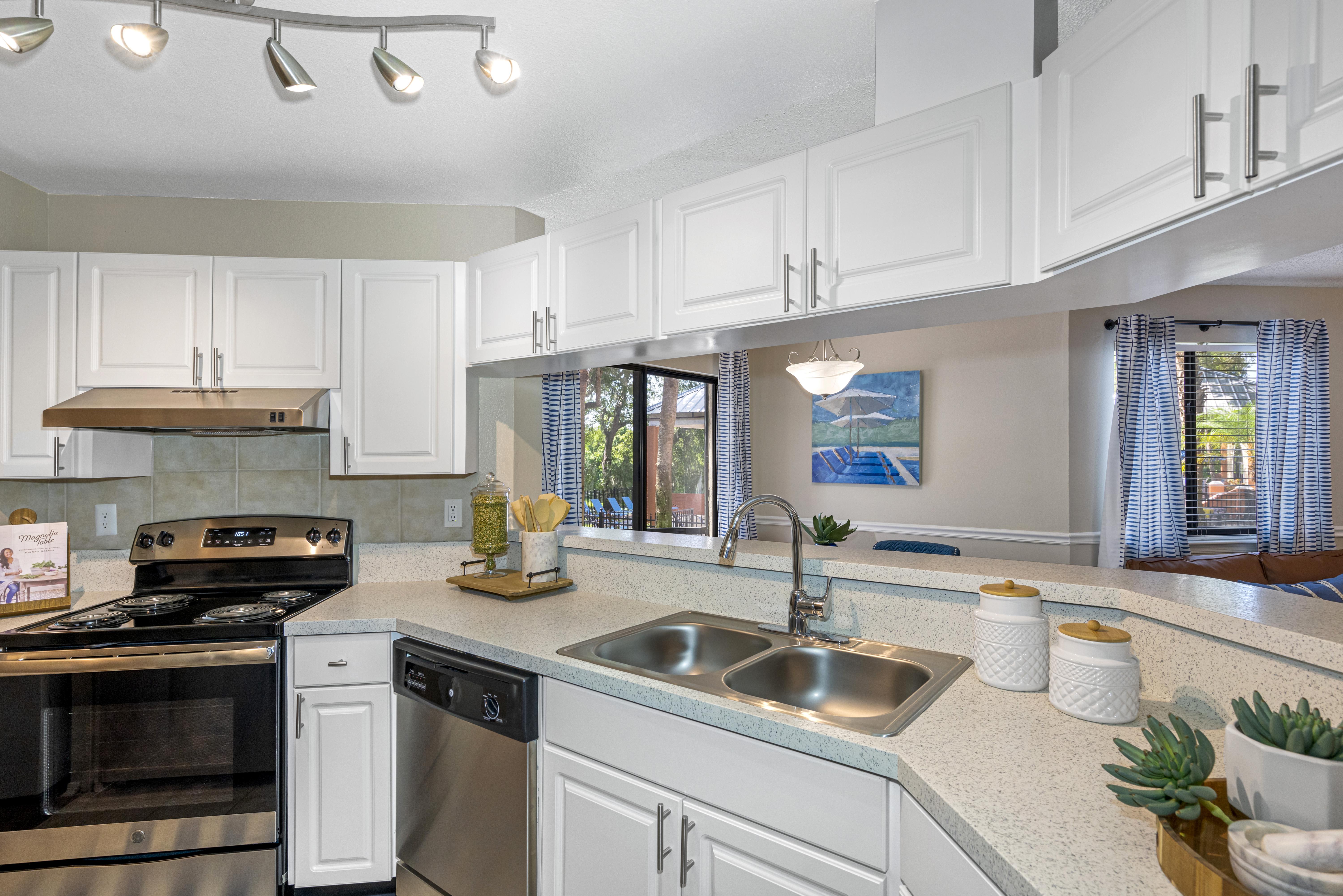 Winthrop West – photo 2
