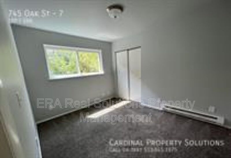 745 Oak Street – photo 5