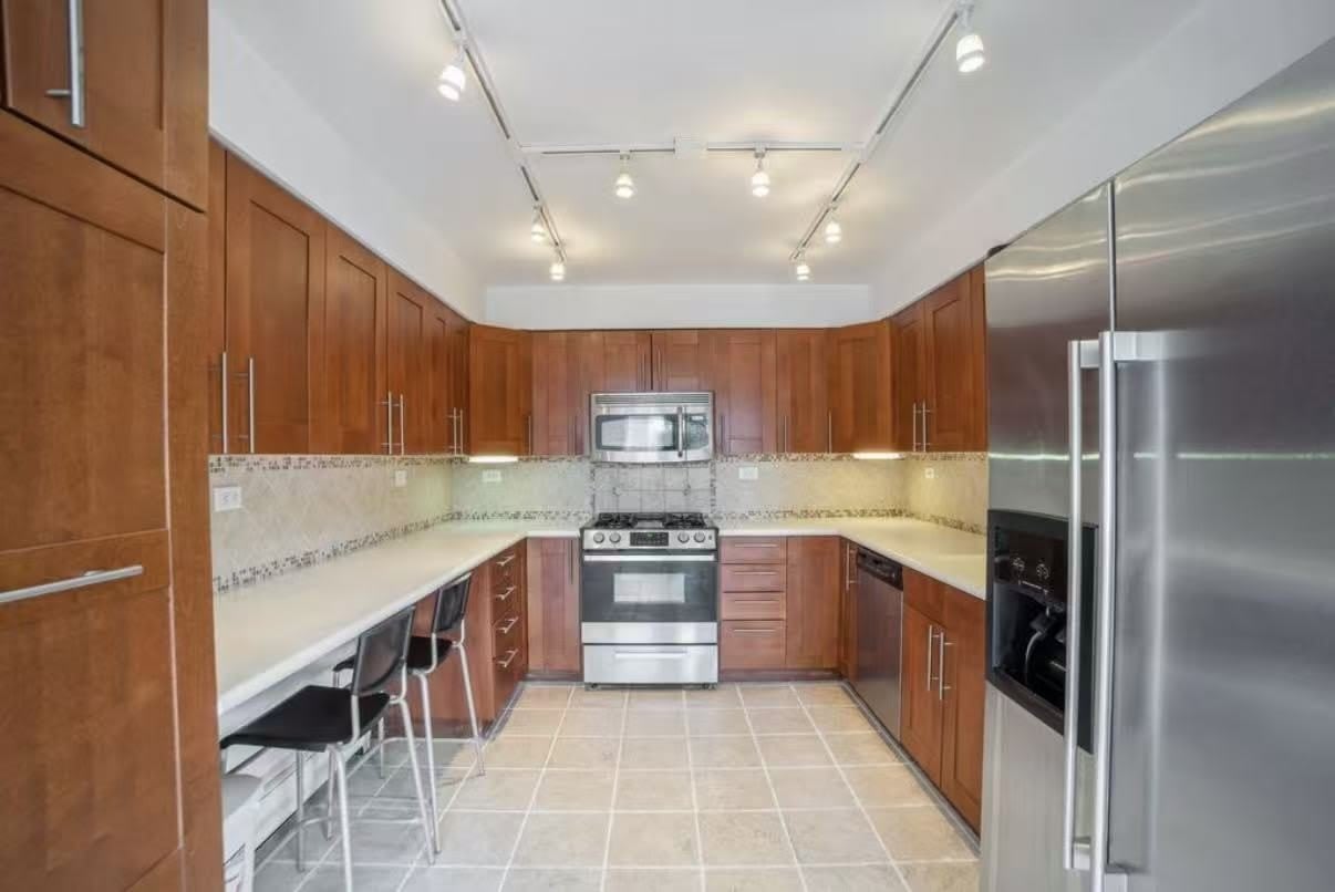 930 ONTARIO Street – photo 4