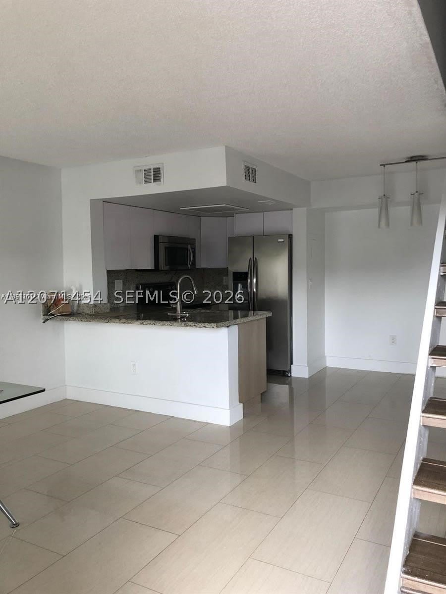 8670 NW 6th Ln – photo 2