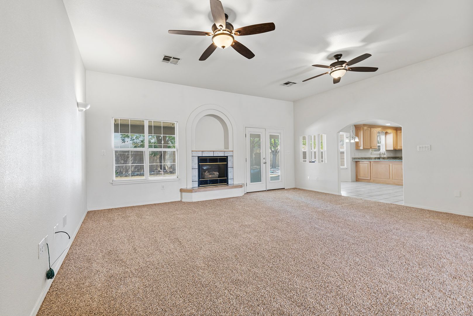 Roomy 4 Bedroom Home near Golf Course – photo 3