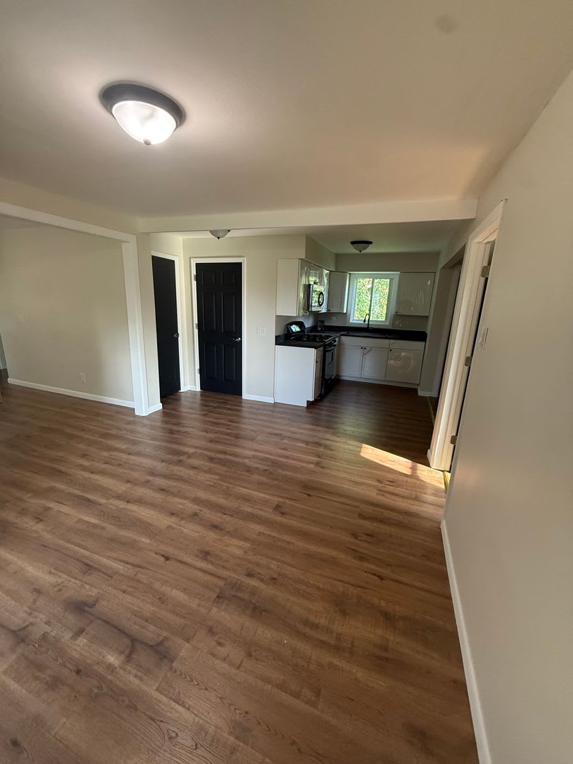 4 Bed 2 Bath – photo 3