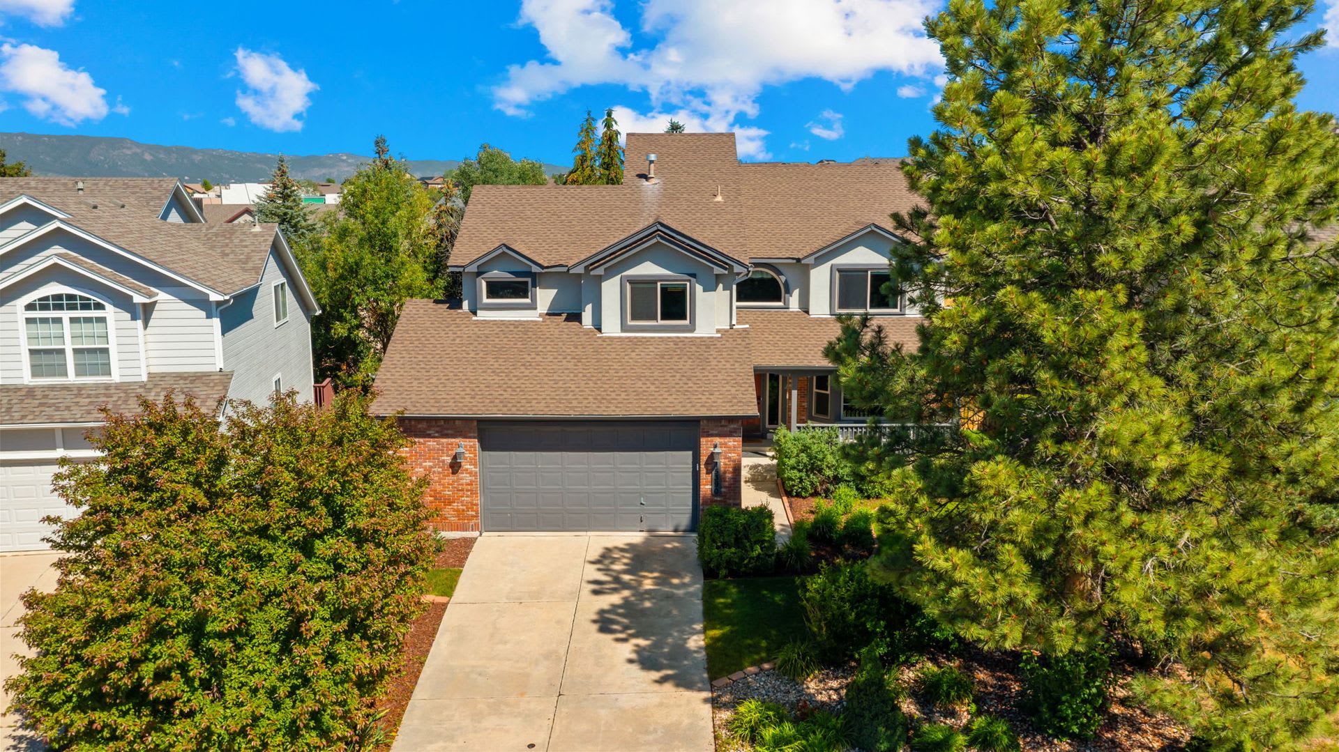 Gorgeous 6 Bedroom Home in Monument – photo 3