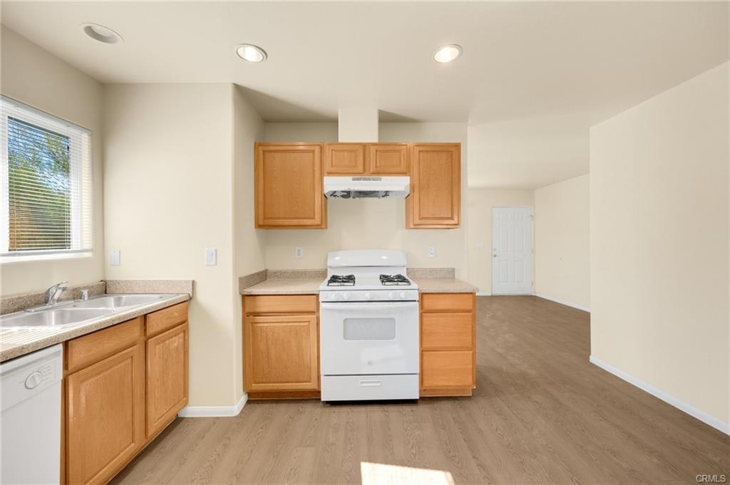 6673 Split Rock Avenue B – photo 4