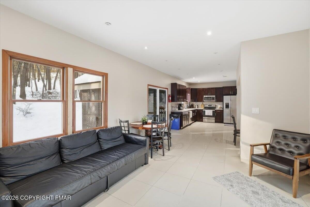 782 Lower Deer Valley Road – photo 5