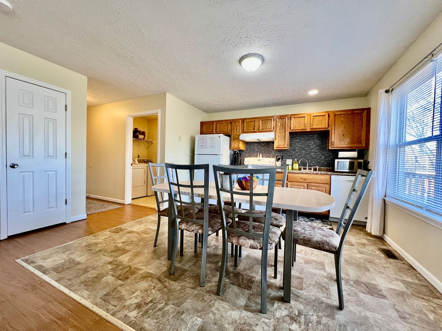 Great corporate furnished rental- close to everything. – photo 5