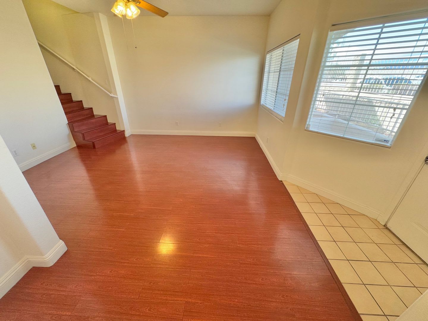 Super Summer Special 500 Off First Month S Rent Beautiful 2 Bedroom Townhome With 2 Car Garage In Gated Community Near Summerlin – photo 4