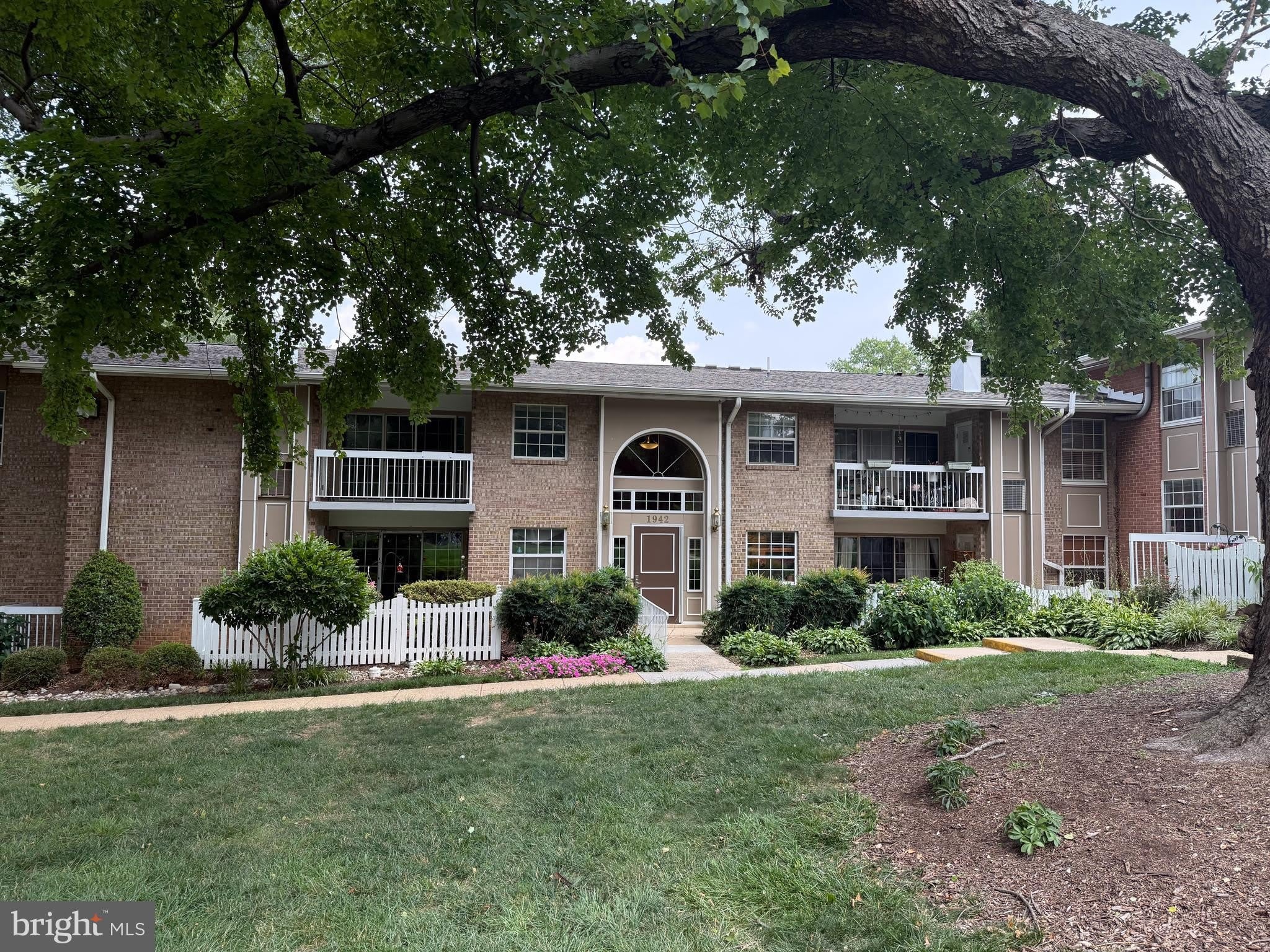 1942 KENNEDY Drive – photo 1