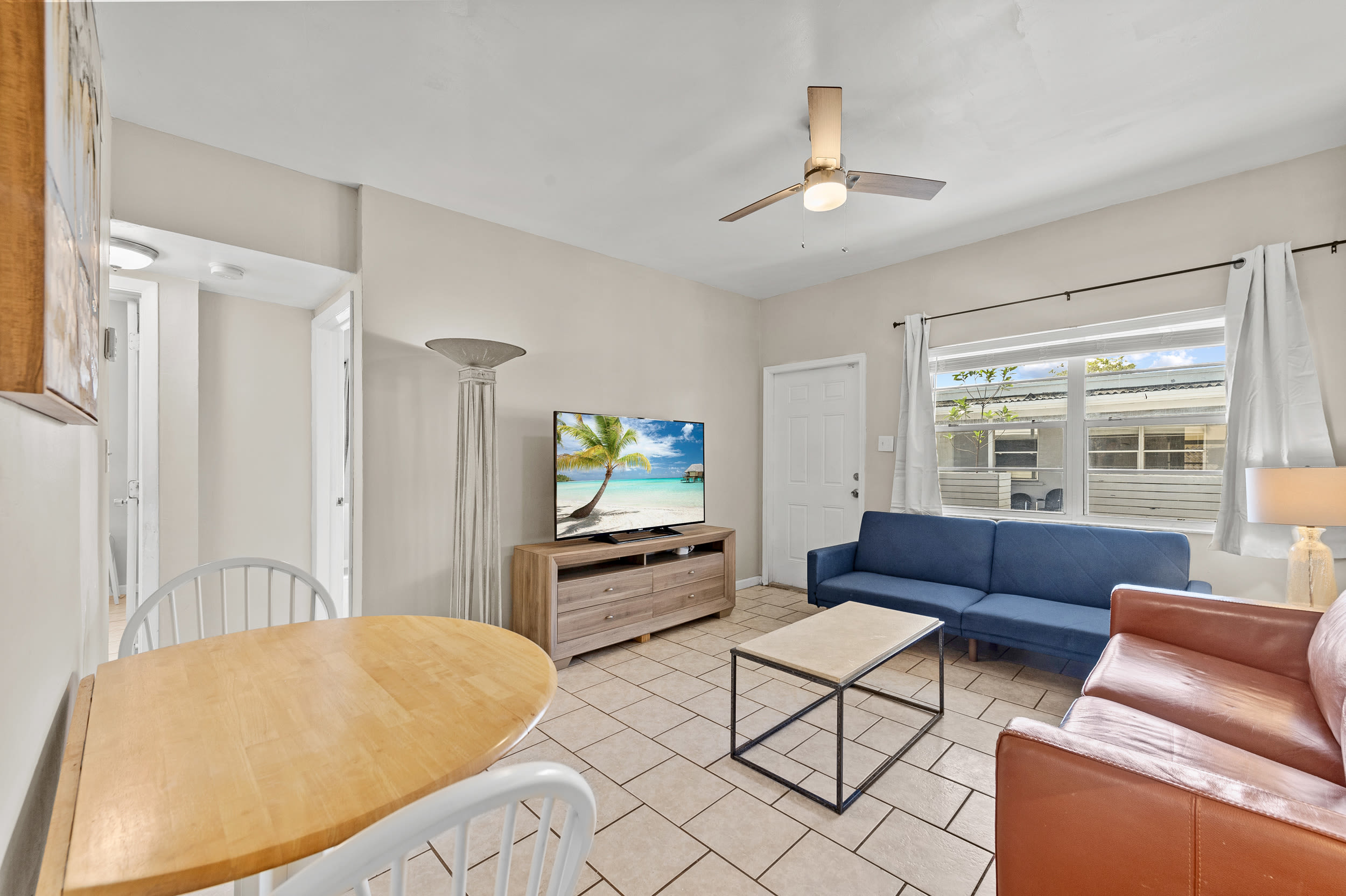 1127 Ne 5th Ave – photo 5