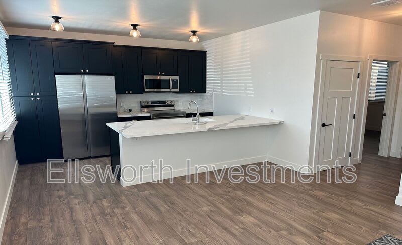 2936 Beech St – photo 3
