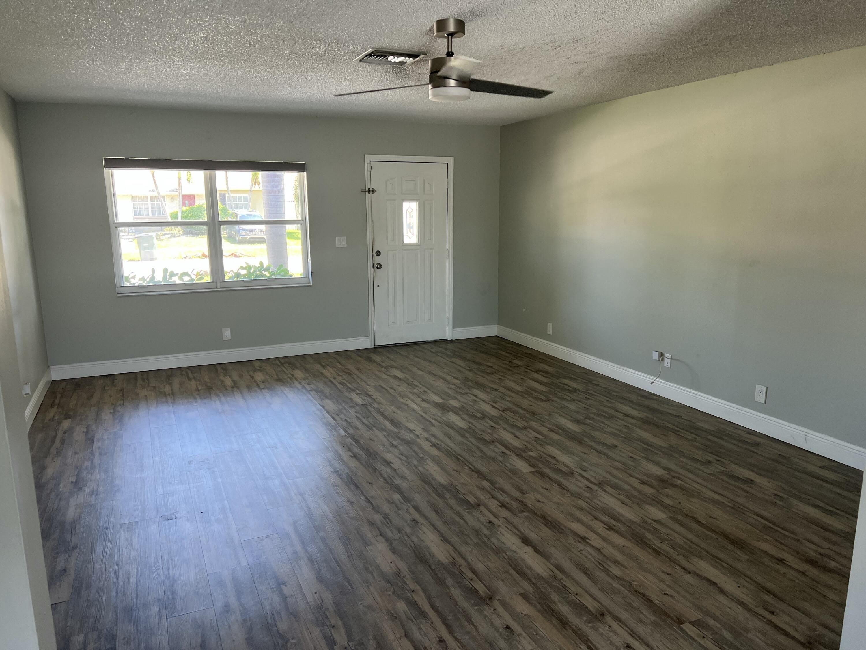 516 NW 54th Street – photo 2
